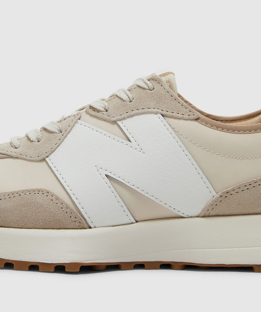 New Balance 327 sneaker